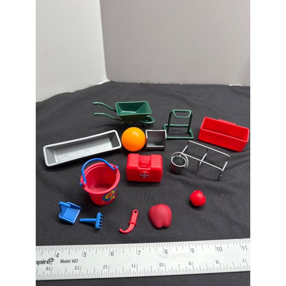 New-Ray Farm Playset Accessories 15-Piece Miniature Set Made In China
